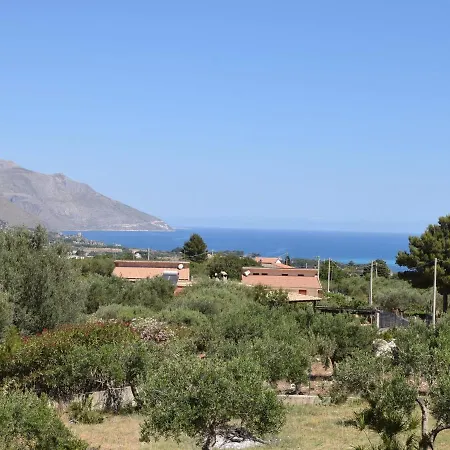 Detached Located In A Residential Area A Few Kilometers From The Sea *