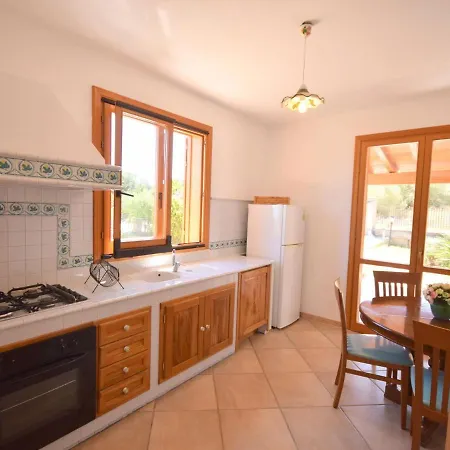 Detached Located In A Residential Area A Few Kilometers From The Sea בית נופש *