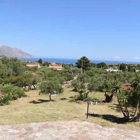 בית נופש Detached Located In A Residential Area A Few Kilometers From The Sea *