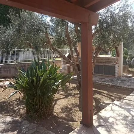 בית נופש Detached Located In A Residential Area A Few Kilometers From The Sea *
