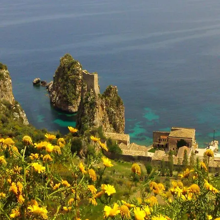 Detached Located In A Residential Area A Few Kilometers From The Sea *